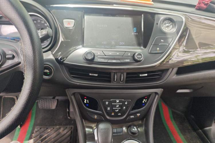 Used Buick Envision 2018 20T Two-Wheel-Drive Leading Model Audio And AC Panel