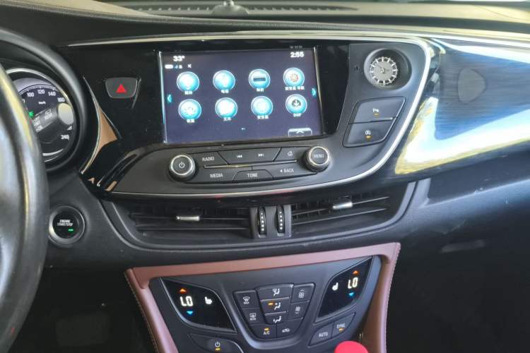 Used Buick Envision 2018 28T Four-Wheel Drive Elite Version Audio And AC Panel