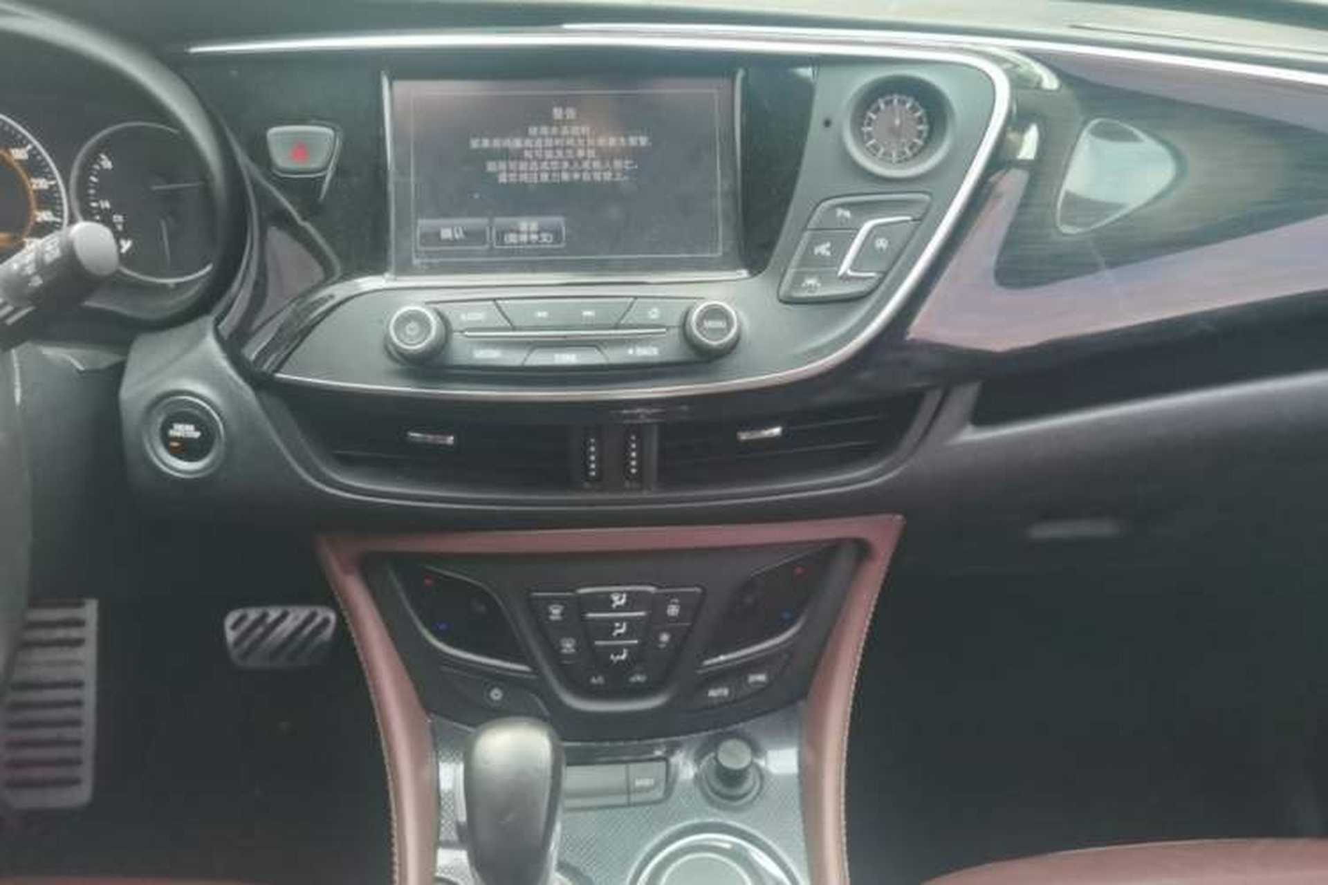 Used Buick Envision 2018 28T Four-Wheel Drive Luxury Model Audio And AC Panel