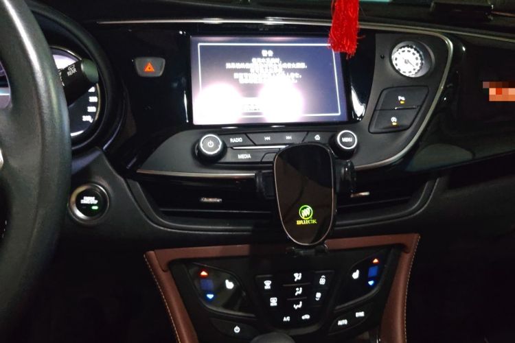 Used Buick Envision 2018 28T Four-Wheel Drive Elite Version Audio And AC Panel