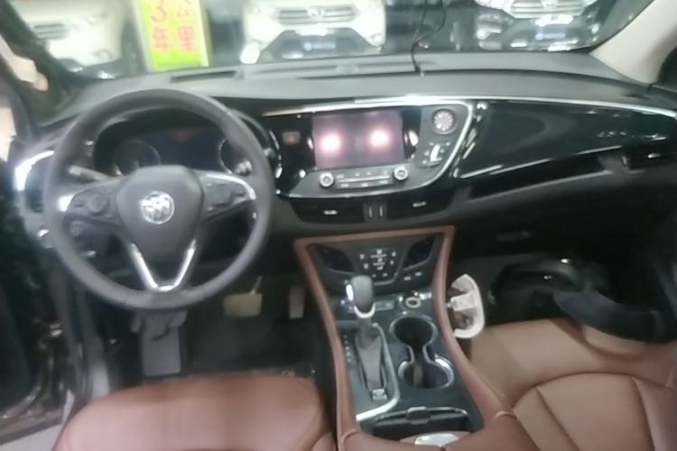 Used Buick Envision 2018 28T Four-Wheel Drive Luxury Model Center Console