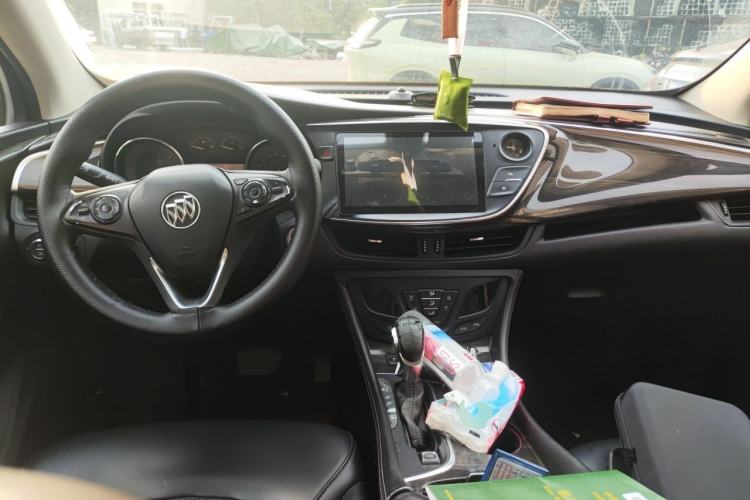 Used Buick Envision 2018 20T Two-Wheel-Drive Leading Model Center Console