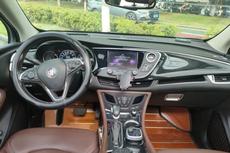 Used Buick Envision 2018 28T Four-Wheel Drive Luxury Model Center Console