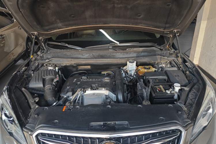 Used Buick Envision 2018 28T Four-Wheel Drive Elite Version Engine Bay