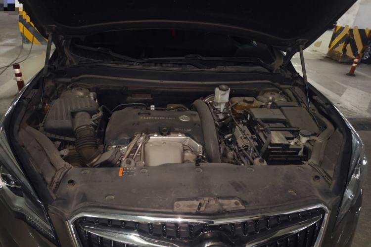 Used Buick Envision 2018 28T Four-Wheel Drive Luxury Model Engine Bay