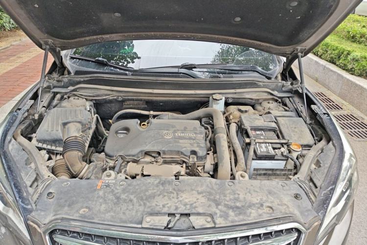 Used Buick Envision 2018 20T Two-Wheel-Drive Leading Model Engine Bay