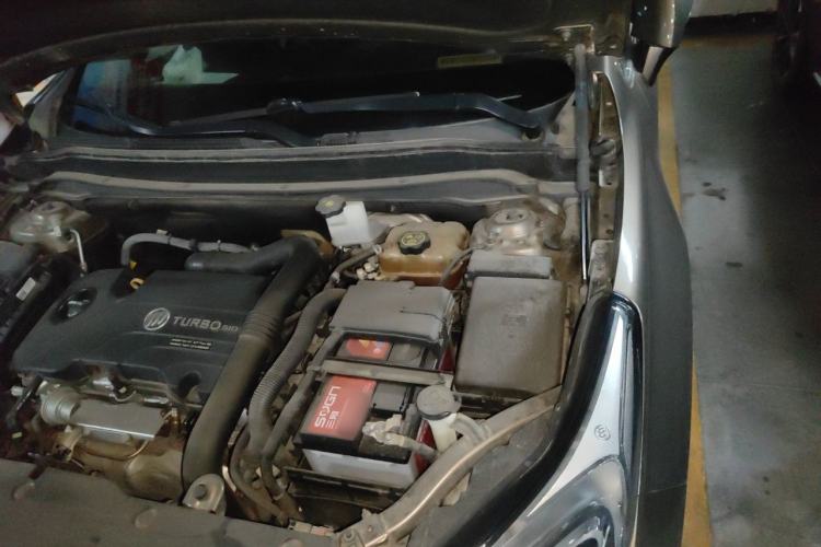 Used Buick Envision 2018 20T Two-Wheel-Drive Elite Model Engine Bay Left