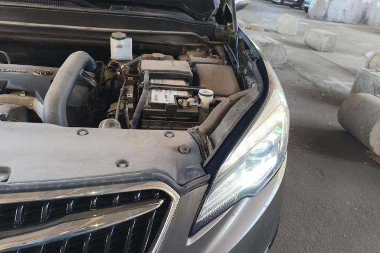 Used Buick Envision 2018 28T Four-Wheel Drive Elite Version Engine Bay Left