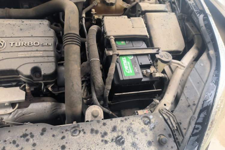 Used Buick Envision 2018 20T Two-Wheel Drive Luxury Model Engine Bay Left