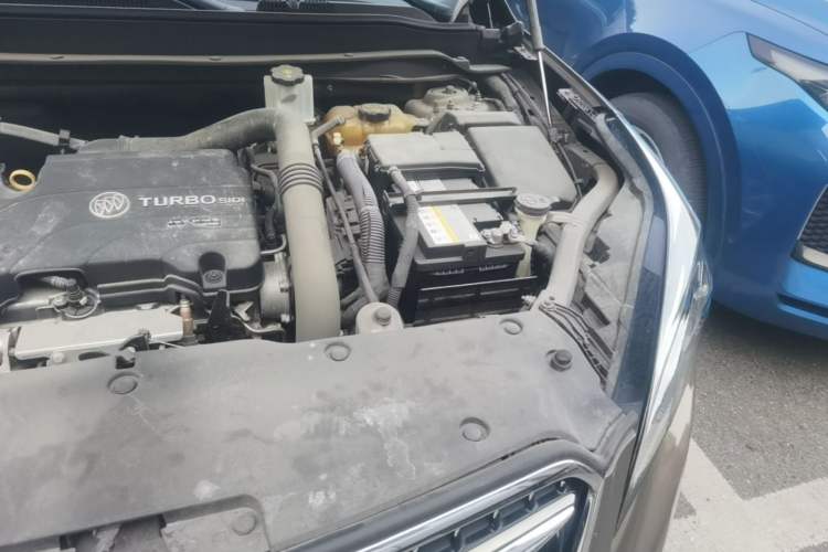 Used Buick Envision 2018 20T Two-Wheel-Drive Elite Model Engine Bay Left