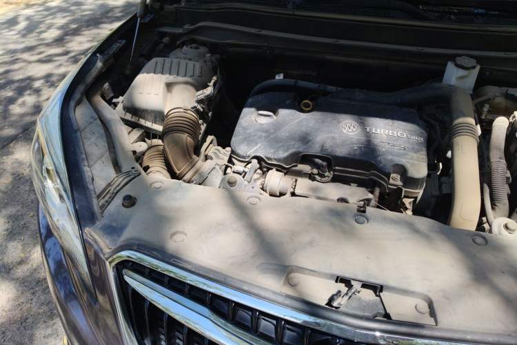 Used Buick Envision 2018 20T Two-Wheel Drive Luxury Model Engine Bay Right