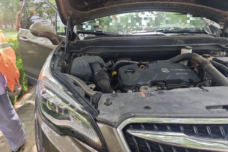 Used Buick Envision 2018 20T Two-Wheel-Drive Leading Model Engine Bay Right