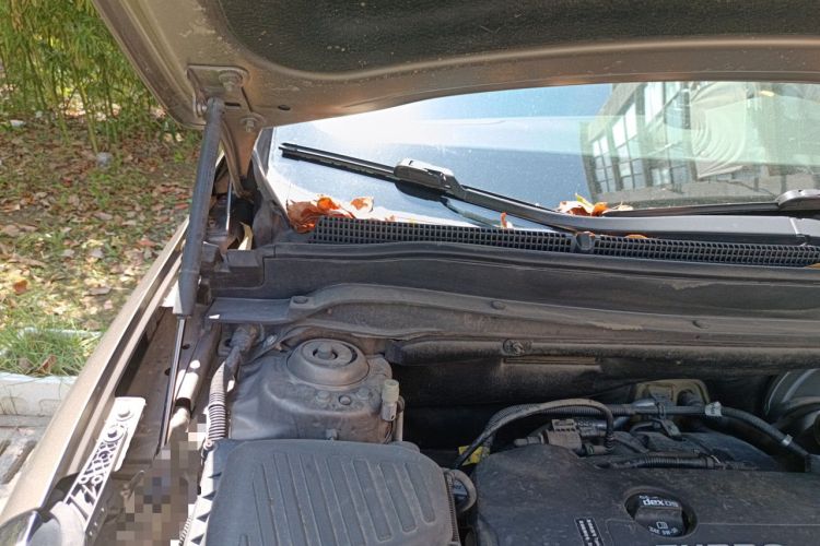Used Buick Envision 2018 28T Four-Wheel Drive Elite Version Engine Bay Right