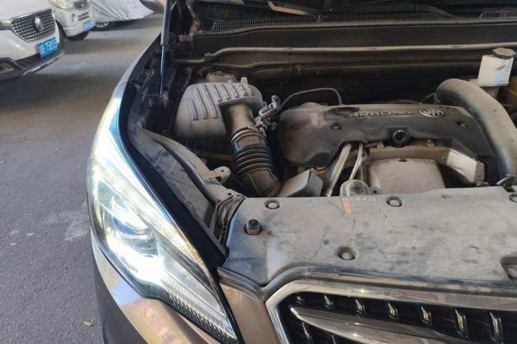 Used Buick Envision 2018 28T Four-Wheel Drive Elite Version Engine Bay Right