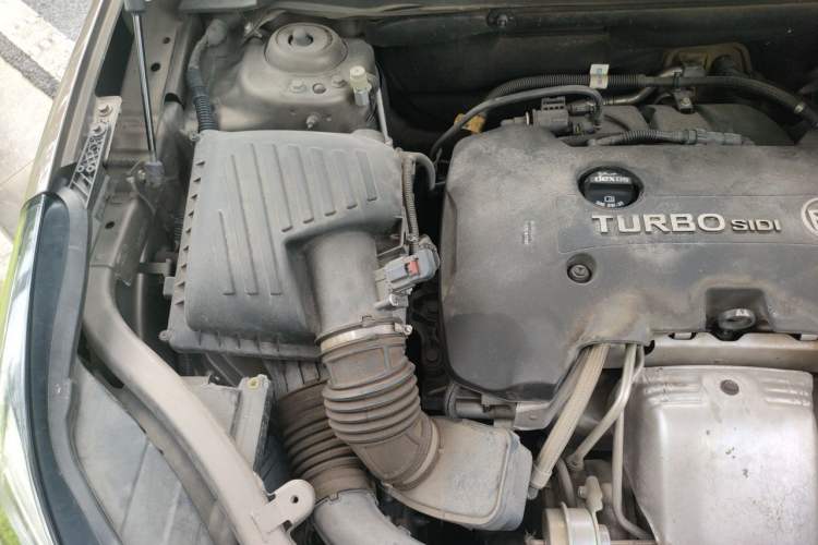 Used Buick Envision 2018 28T Four-Wheel Drive Luxury Model Engine Bay Right