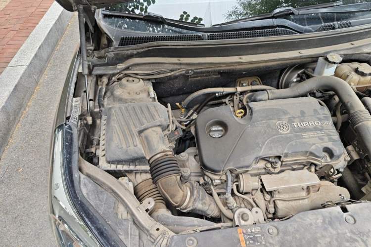 Used Buick Envision 2018 20T Two-Wheel-Drive Leading Model Engine Bay Right