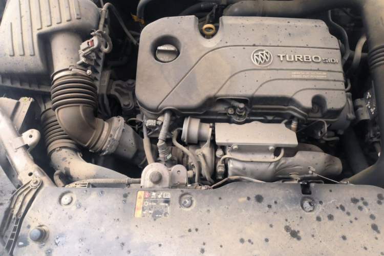 Used Buick Envision 2018 20T Two-Wheel Drive Luxury Model Engine Bay Right