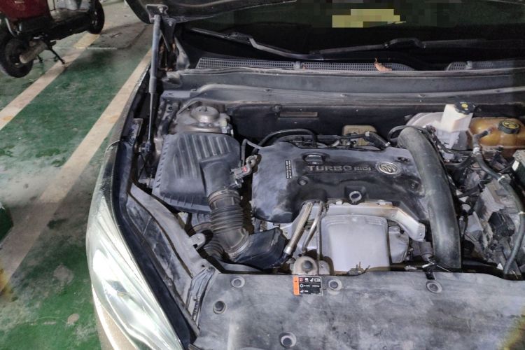 Used Buick Envision 2018 28T Four-Wheel Drive Elite Version Engine Bay Right