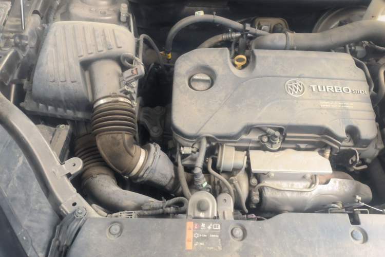 Used Buick Envision 2018 20T Two-Wheel Drive Luxury Model Engine Bay Right