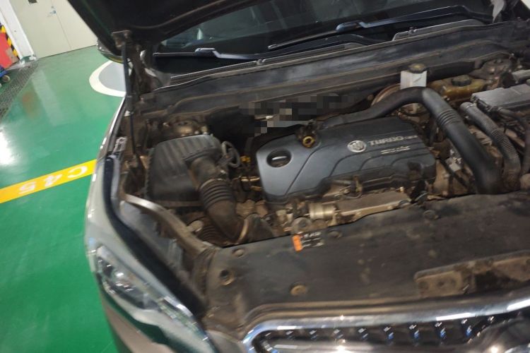 Used Buick Envision 2018 20T Two-Wheel-Drive Elite Model Engine Bay Right