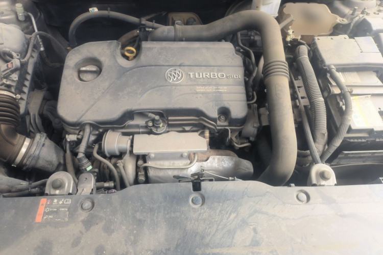 Used Buick Envision 2018 20T Two-Wheel Drive Luxury Model Engine Bay