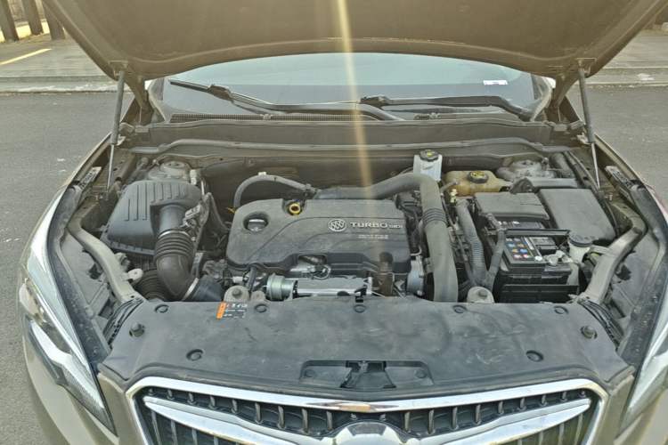 Used Buick Envision 2018 20T Two-Wheel-Drive Leading Model Engine Bay