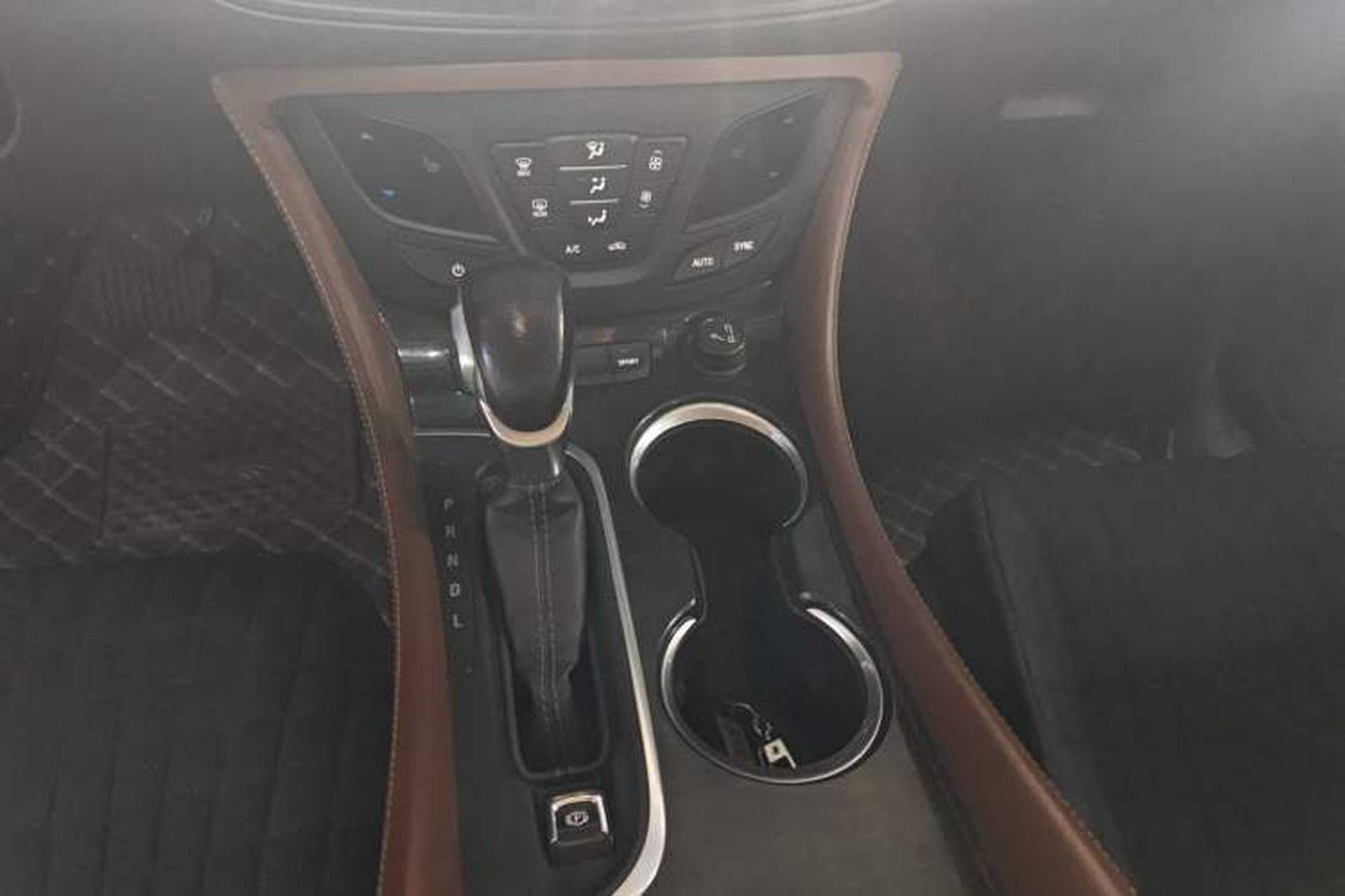 Used Buick Envision 2018 28T Four-Wheel Drive Elite Version Gear Lever