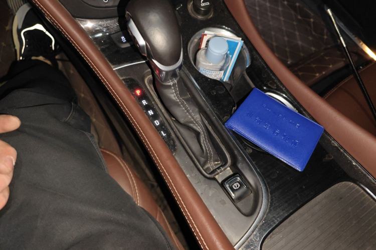 Used Buick Envision 2018 28T Four-Wheel Drive Luxury Model Gear Lever