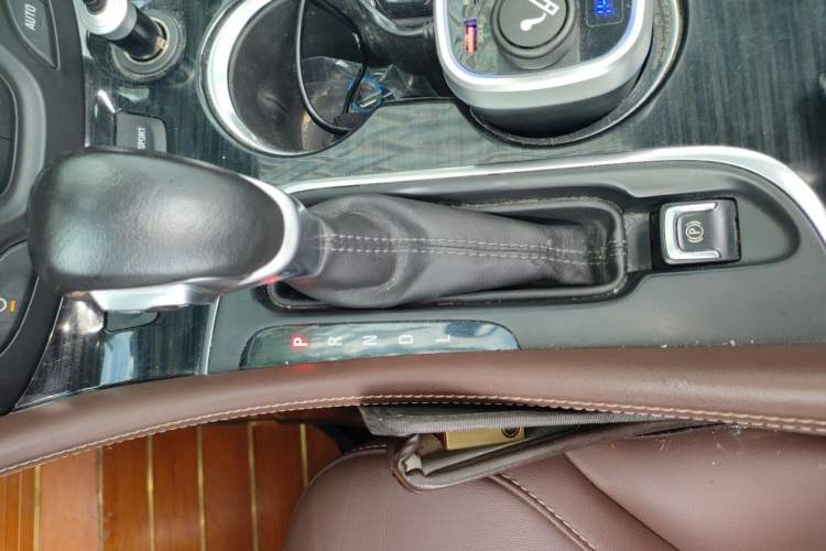 Used Buick Envision 2018 28T Four-Wheel Drive Luxury Model Gear Lever