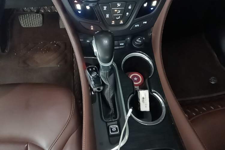 Used Buick Envision 2018 28T Four-Wheel Drive Elite Version Gear Lever