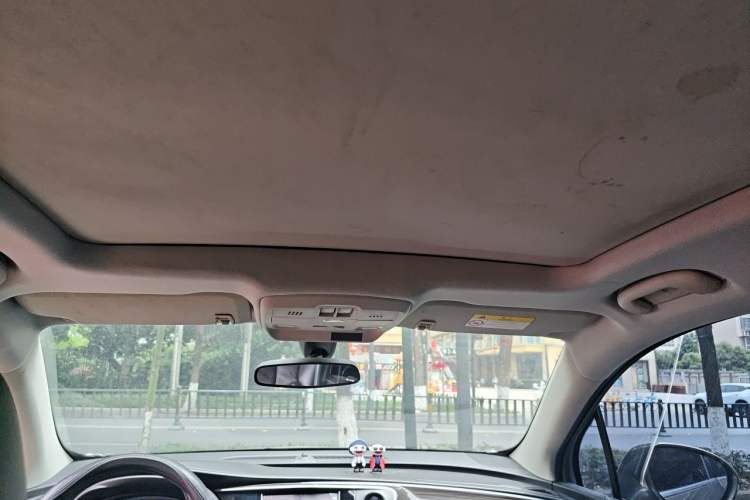 Used Buick Envision 2018 20T Two-Wheel-Drive Elite Model Headliner