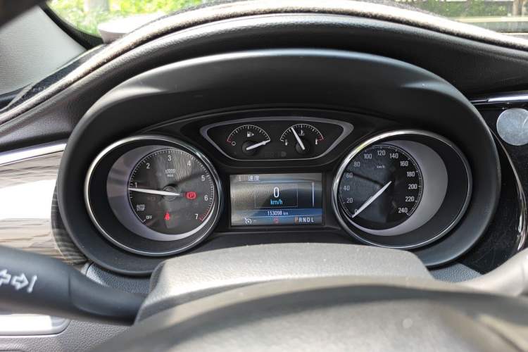 Used Buick Envision 2018 20T Two-Wheel-Drive Elite Model Instrument Cluster