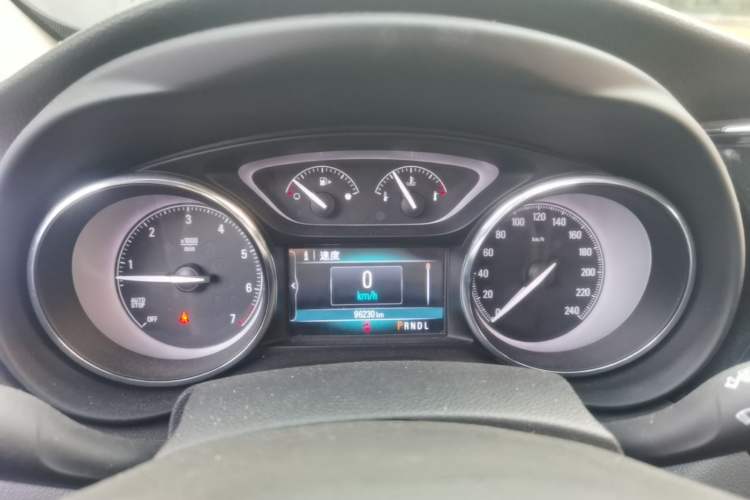 Used Buick Envision 2018 20T Two-Wheel-Drive Elite Model Instrument Cluster