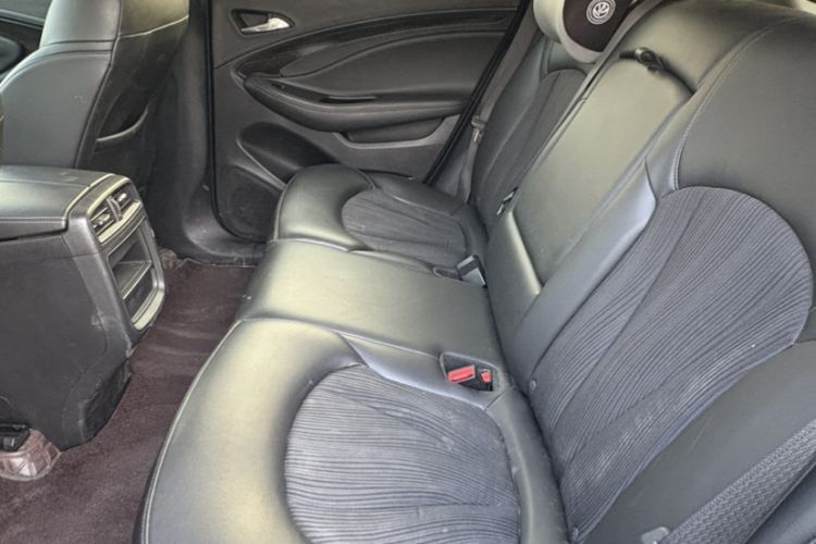 Used Buick Envision 2018 20T Two-Wheel-Drive Leading Model Interior 4