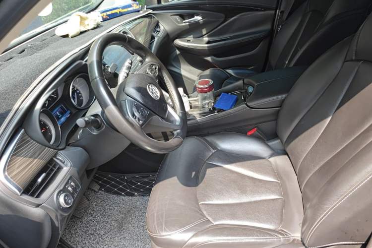 Used Buick Envision 2018 20T Two-Wheel-Drive Elite Model Left Front Seat
