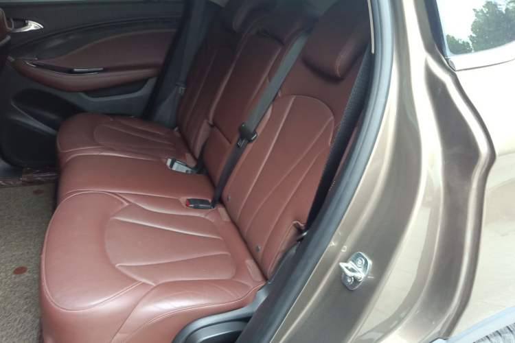 Used Buick Envision 2018 28T All-Wheel-Drive Versatile Sports Flagship Model Left Rear Seat