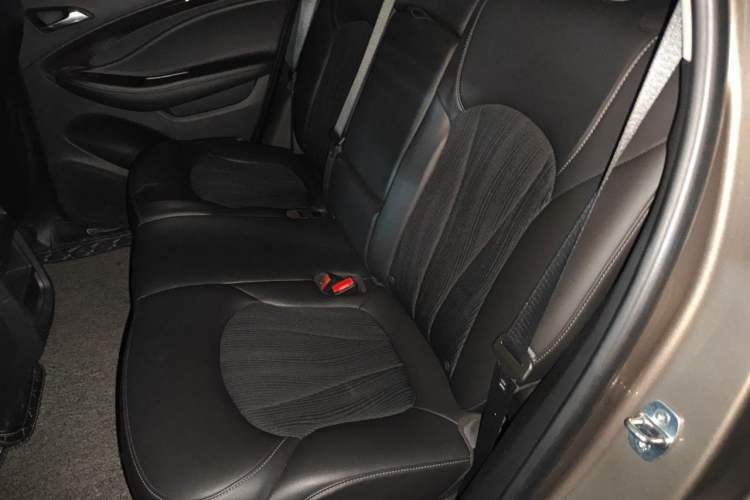 Used Buick Envision 2018 20T Two-Wheel-Drive Leading Model Left Rear Seat