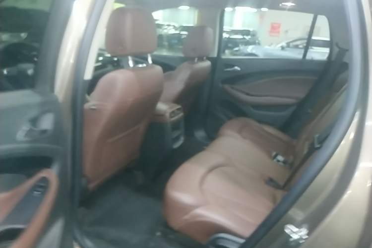 Used Buick Envision 2018 28T Four-Wheel Drive Luxury Model Left Rear Seat