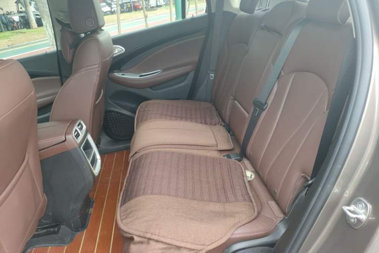 Used Buick Envision 2018 28T Four-Wheel Drive Luxury Model Left Rear Seat
