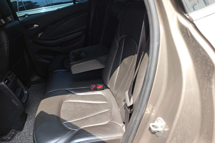 Used Buick Envision 2018 20T Two-Wheel-Drive Elite Model Left Rear Seat