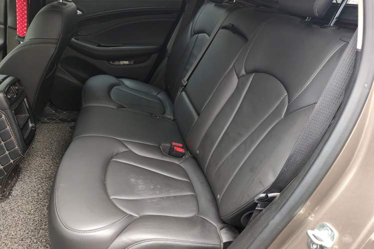 Used Buick Envision 2018 20T Two-Wheel-Drive Elite Model Left Rear Seat