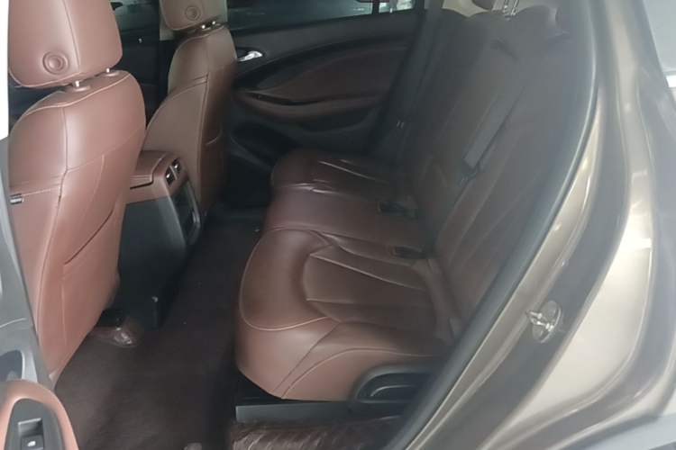Used Buick Envision 2018 28T Four-Wheel Drive Elite Version Left Rear Seat
