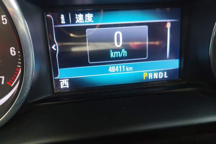 Used Buick Envision 2018 20T Two-Wheel Drive Luxury Model Odometer Close Up