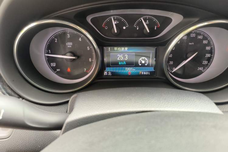 Used Buick Envision 2018 20T Two-Wheel Drive Luxury Model Odometer Close Up