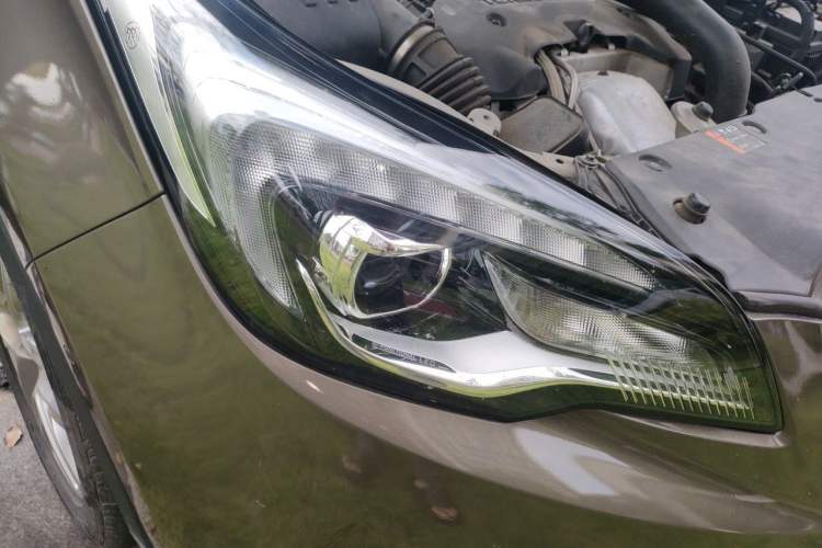 Used Buick Envision 2018 28T Four-Wheel Drive Luxury Model Right Front Headlight