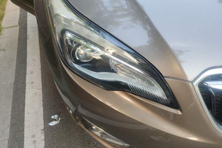 Used Buick Envision 2018 20T Two-Wheel-Drive Elite Model Right Front Headlight