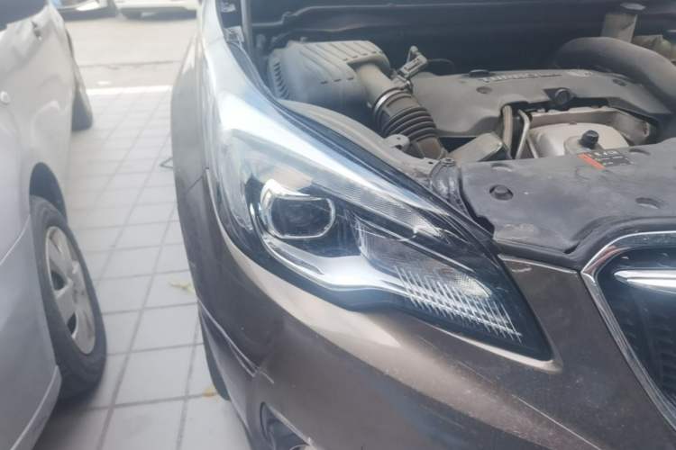 Used Buick Envision 2018 28T Four-Wheel Drive Luxury Model Right Front Headlight