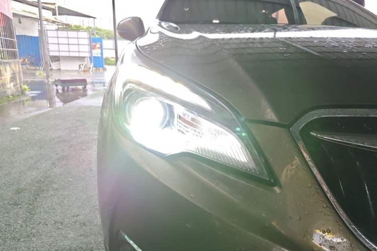 Used Buick Envision 2018 20T Two-Wheel-Drive Elite Model Right Front Headlight
