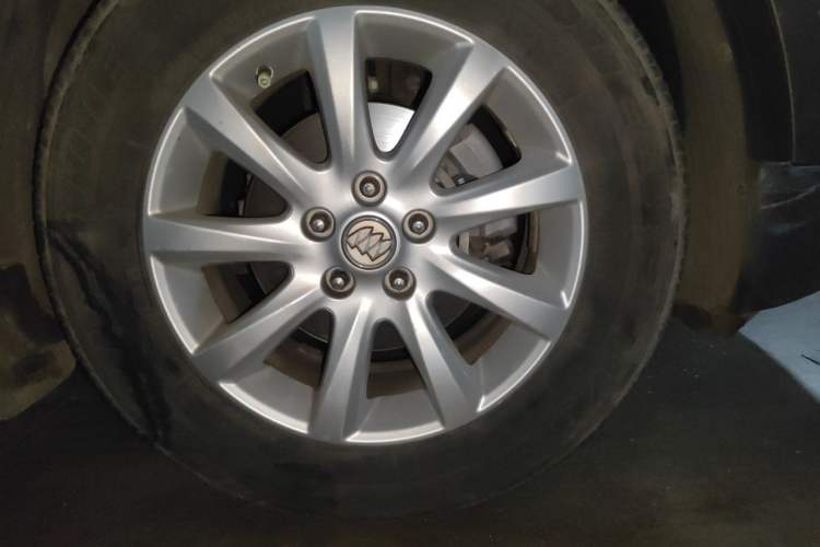 Used Buick Envision 2018 20T Two-Wheel-Drive Elite Model Right Front Wheel Hub