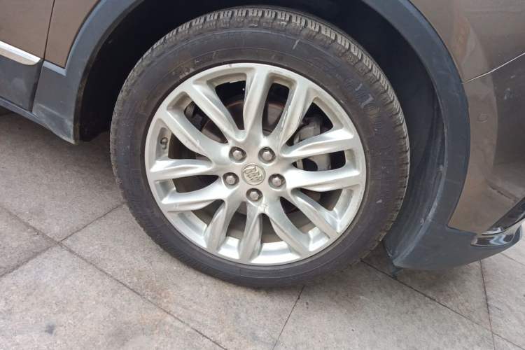 Used Buick Envision 2018 28T All-Wheel-Drive Versatile Sports Flagship Model Right Front Wheel Hub